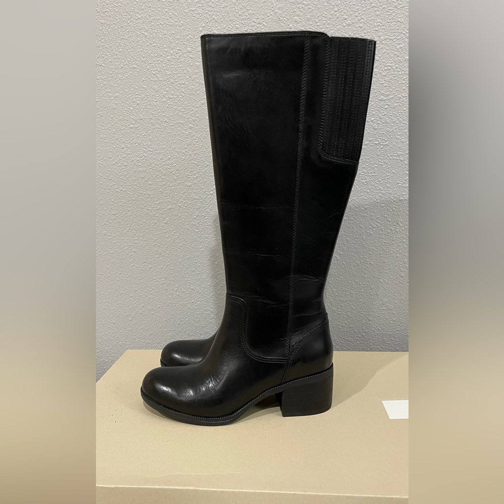 Clarks "Maypearl Viola" Knee Length Block Heel Black Leather Boots size7M (New!)